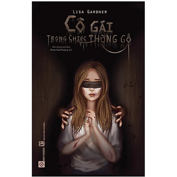 Cô Gái Trong Chiếc Thùng Gỗ